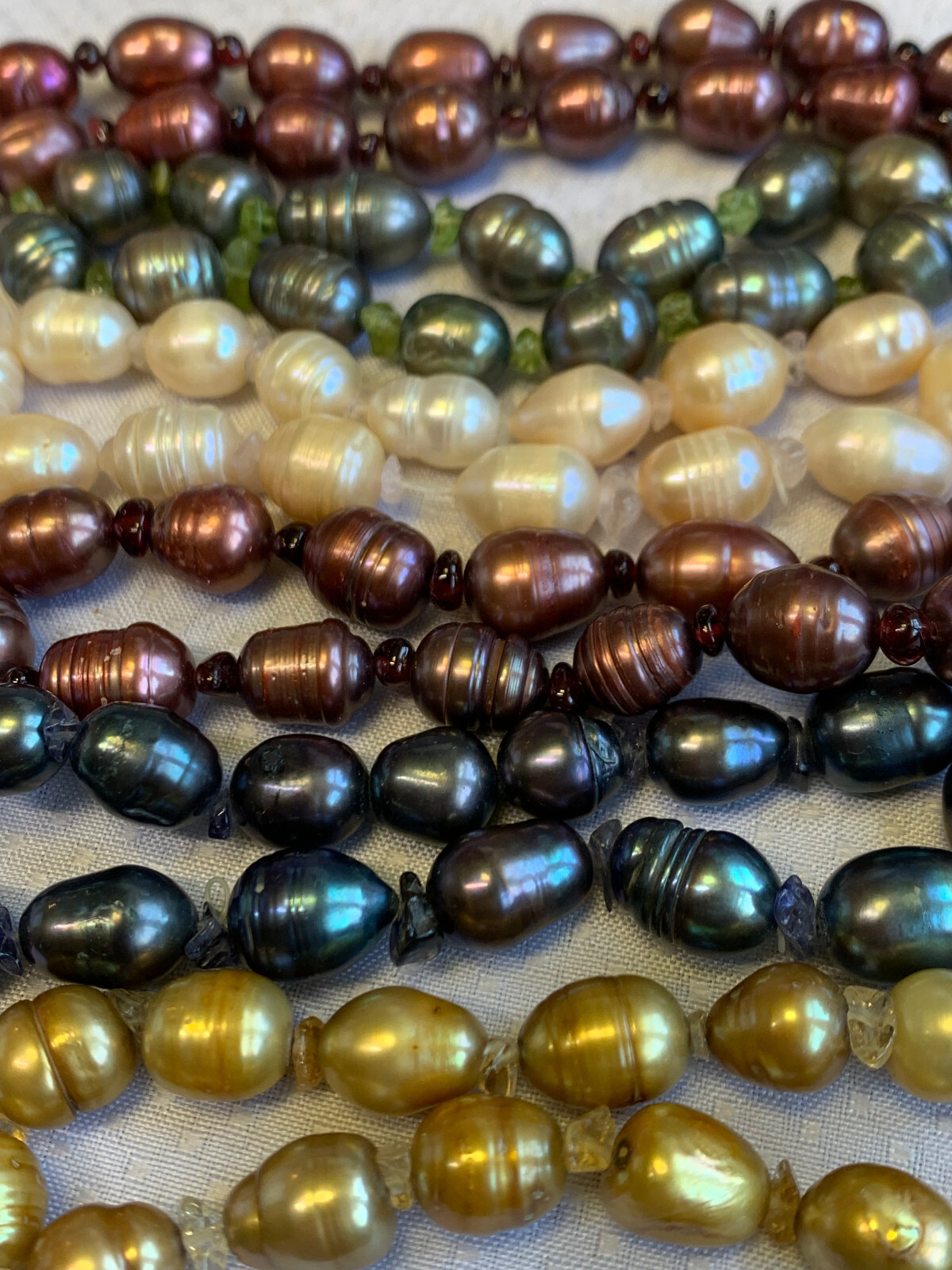 Vtg Pearl Jewelry Lot 19″ Necklace & Bracelets Multicolor AIL Aluma USA Inc