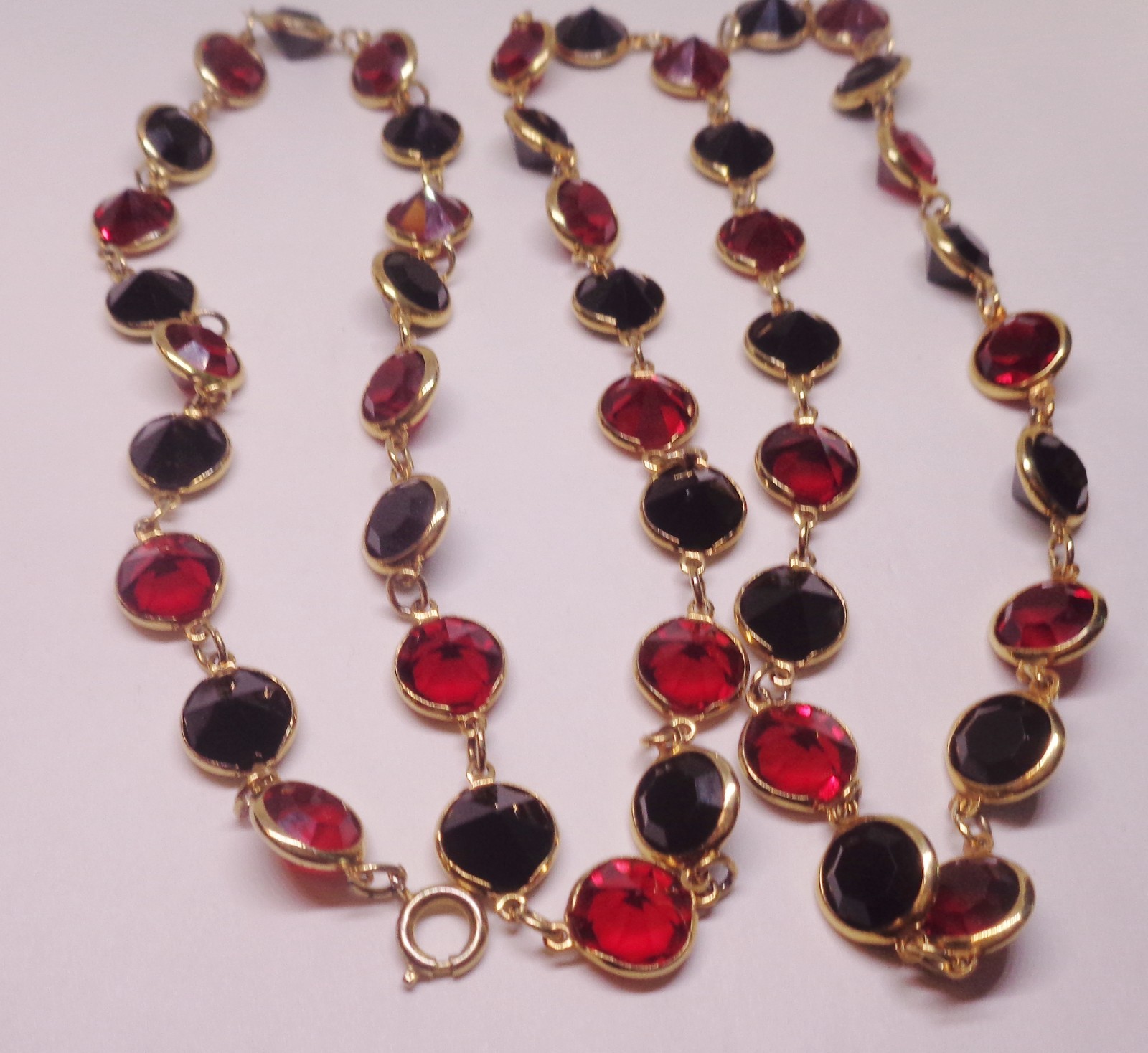 Vintage open bezel black, red faceted crystal glass flapper chain necklace 34″
