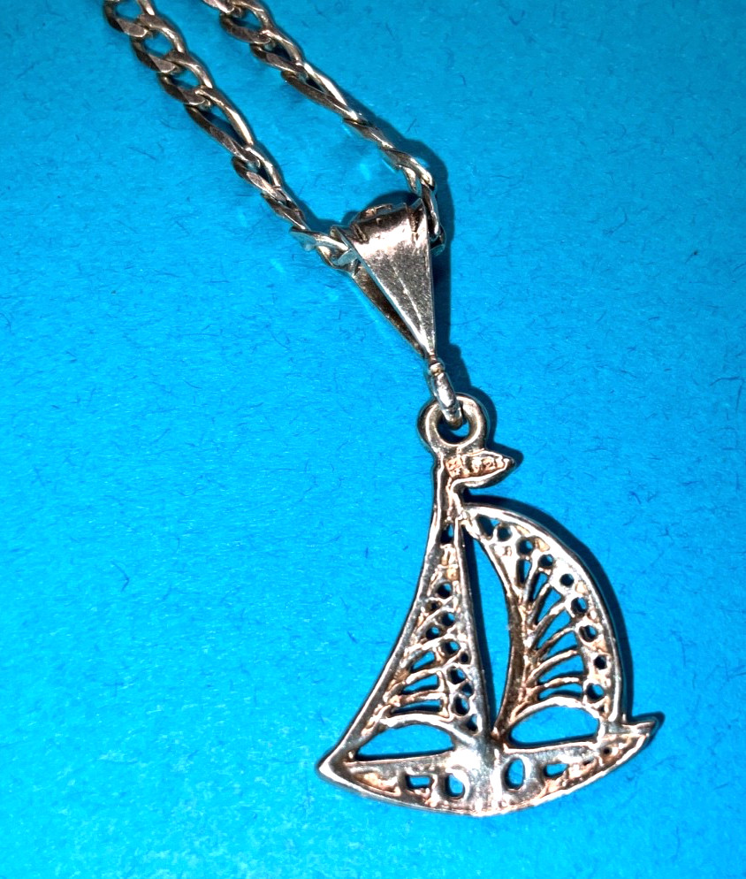 Vintage 925 Sterling Silver Sailboat Pendant & Figaro Chain Necklace 6g Nautical