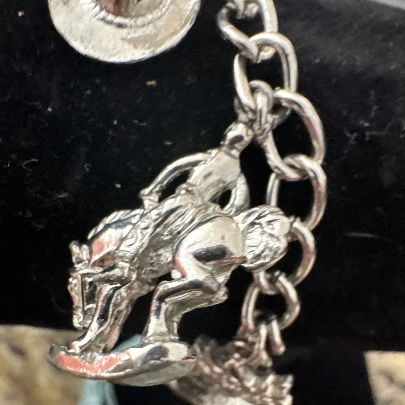 Charm Bracelet Silvertone Western Bronco Rider Moose Bison Cowboy Hat Bear