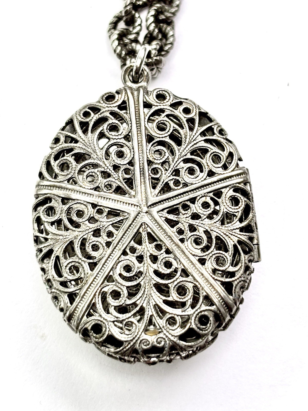 Vintage Napier Locket , Roses 1971 Filigree Long 29″ Dark Silver Tone READ