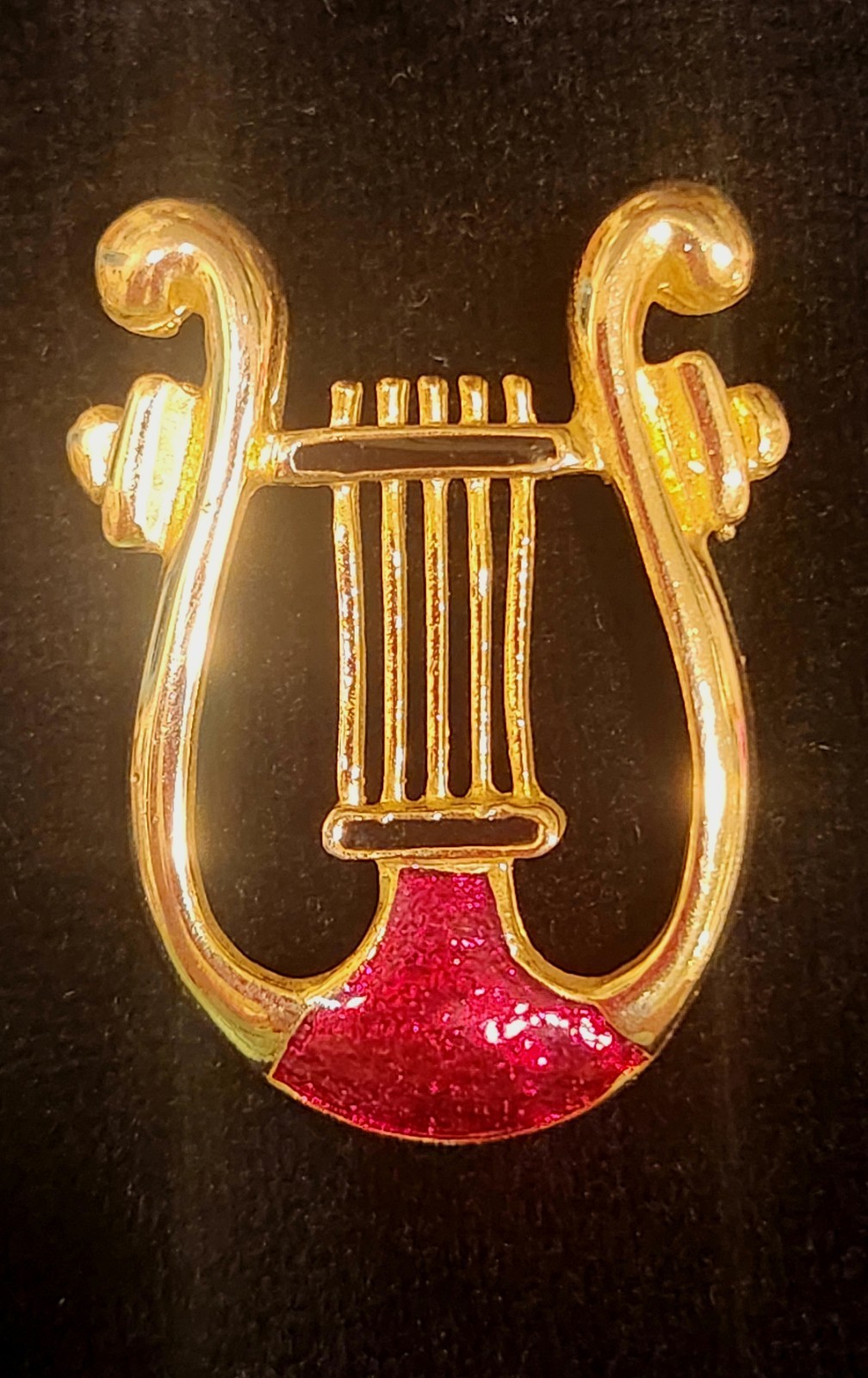 Red Enamel Lyre Harp Goldtone Brooch Lapel Pin Safety Clasp With Box