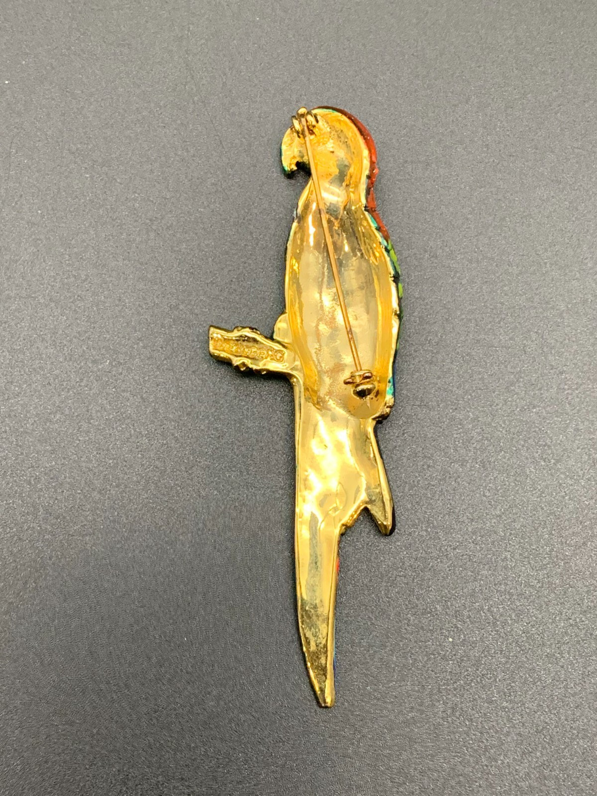 VINTAGE DESIGNER PIN BROOCH BY WEINBERG BIRD PARROT (789)
