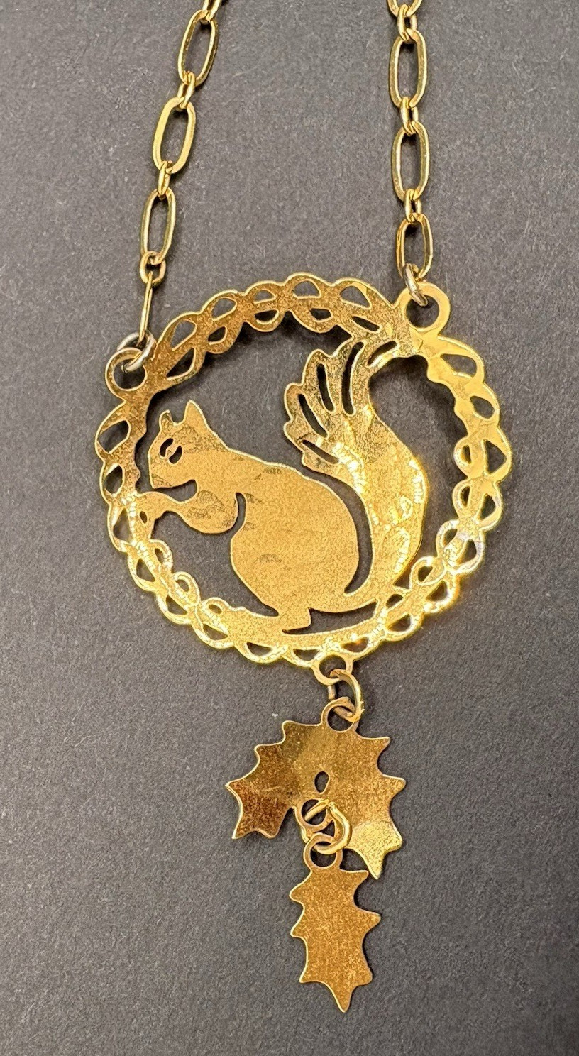Vintage Gold Tone Squirrel Pendant Necklace Holly Leaf Accents 19.5″ Lightweight