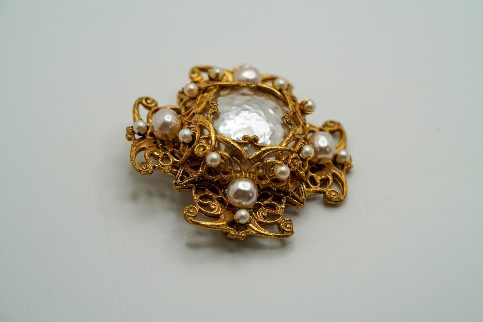 Vintage Miriam Haskell Faux Pearl Gold Tone Large Brooch 4.7cm JB45