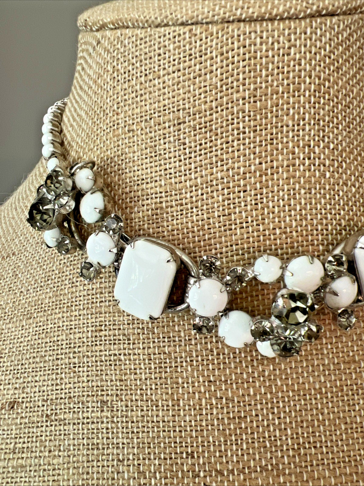 VTG. JULIANA DELIZZA & ELSTER MILK GLASS and GRAY RHINESTONE CHOKER NECKLACE 16″