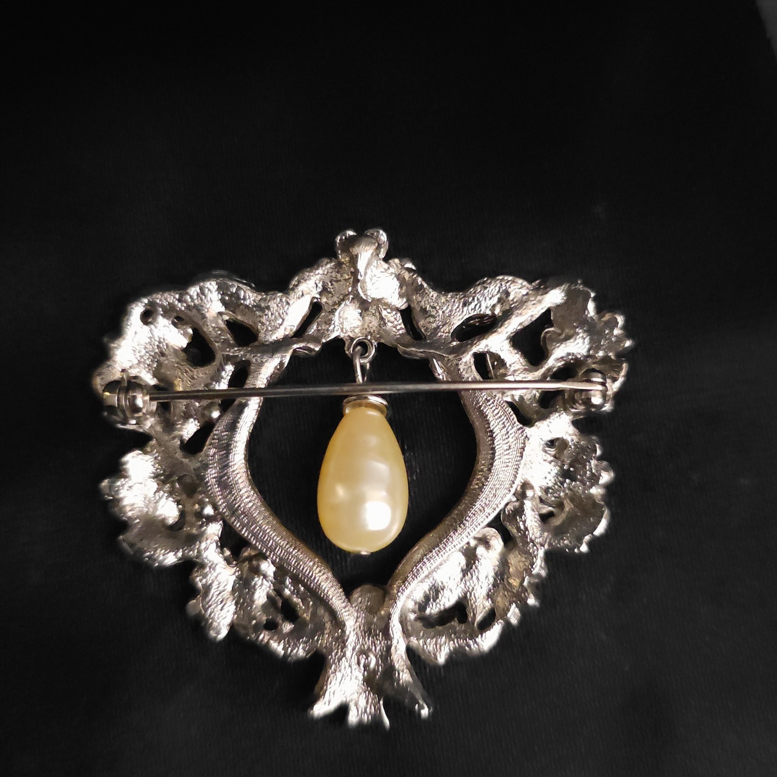 Vintage 1990s Teardrop Pearl Brooch Floral Heart Wreath Marcasite Victorian Goth