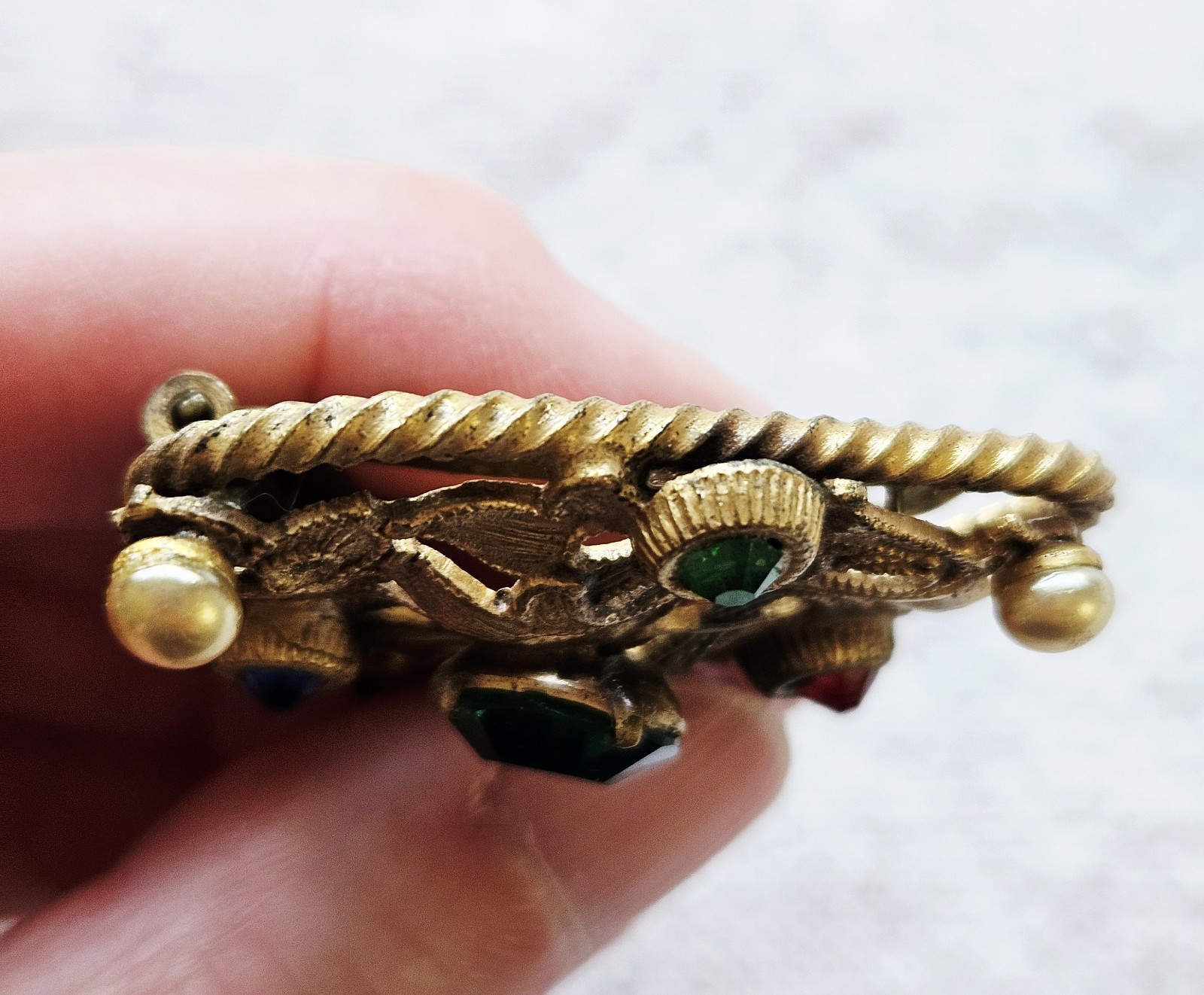 Vintage Gold Tone Multi Color Rhinestone Faux Pearls Flower Filigree Fur Clip