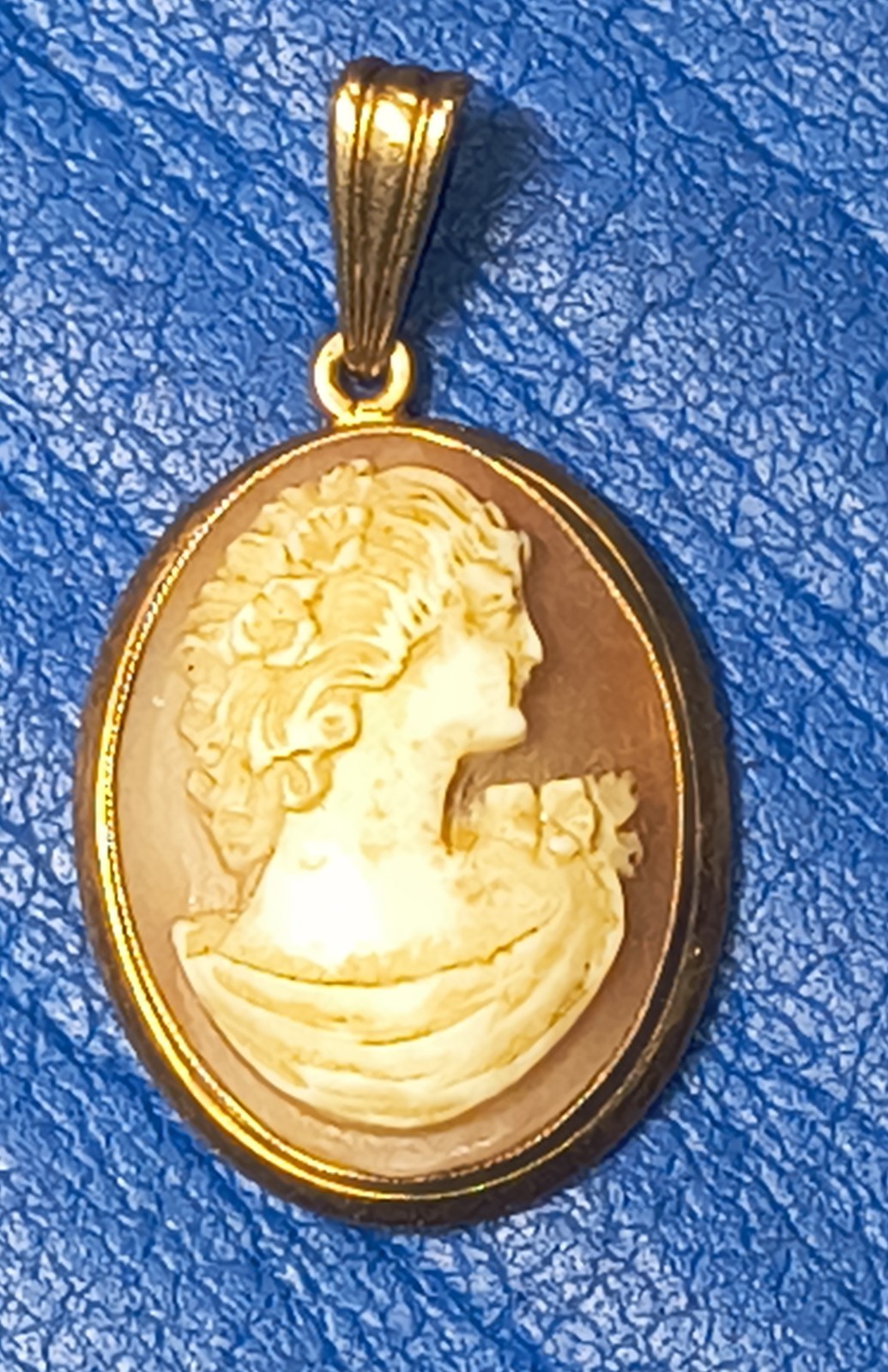 Victorian BDA 10k Yellow Gold Pendant Hand Carve Conch Shell Authentic Cameo