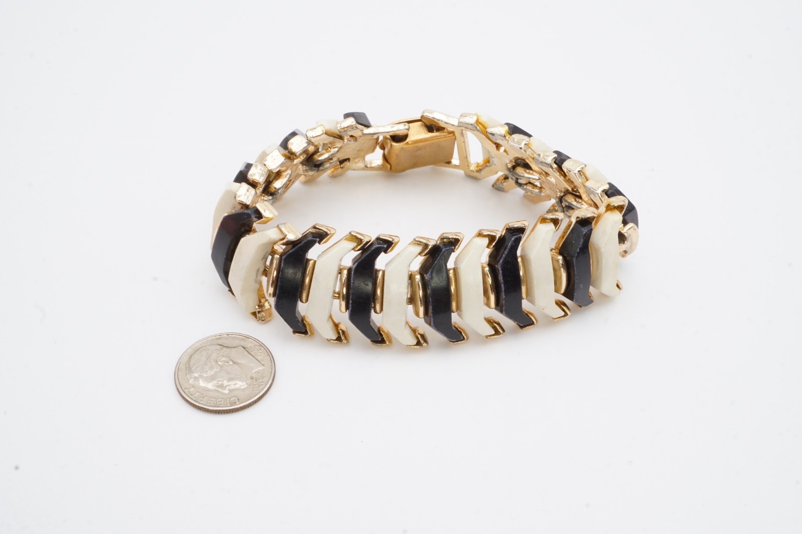 Vintage Bracelet Gold Tone White Black Thermoset 7.25″