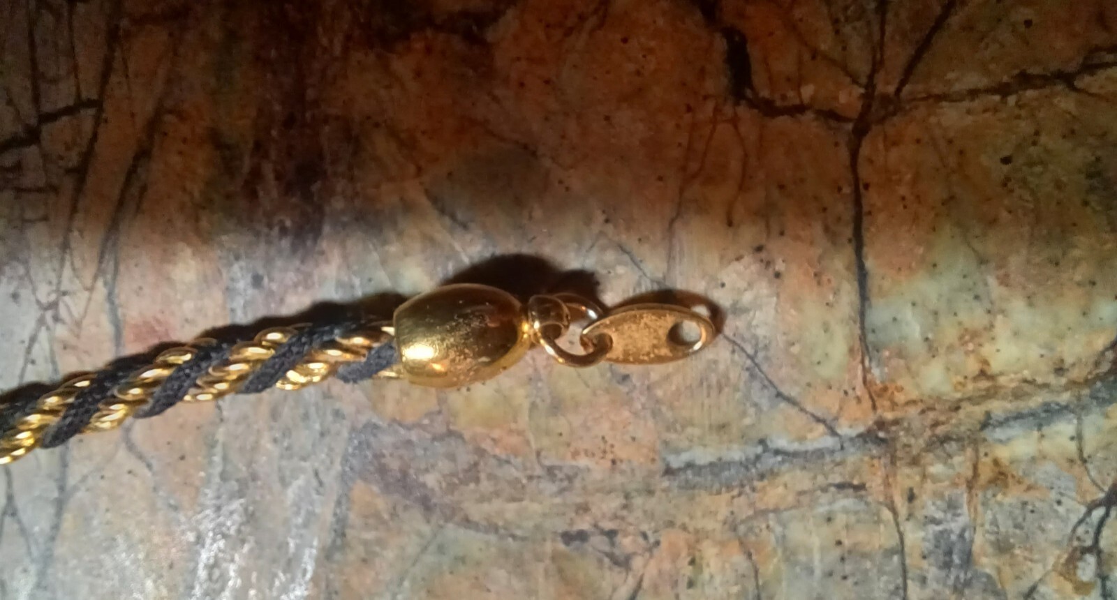 Vintage Signed Trifari Gold & Black Two Tone Twisted Rope Necklace 18-3/4”