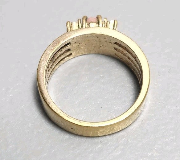Avon Pink Stone Ring W/ clear Rhinestones Size 6-7 Gold Color