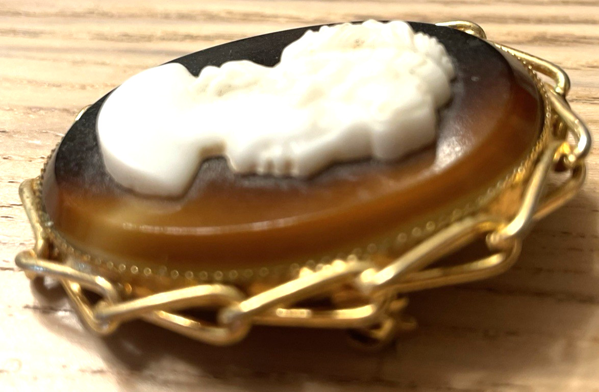 Cameo Brooch Pin Vintage Victorian Style Gold Tone Caramel Brown White & Gold 2″