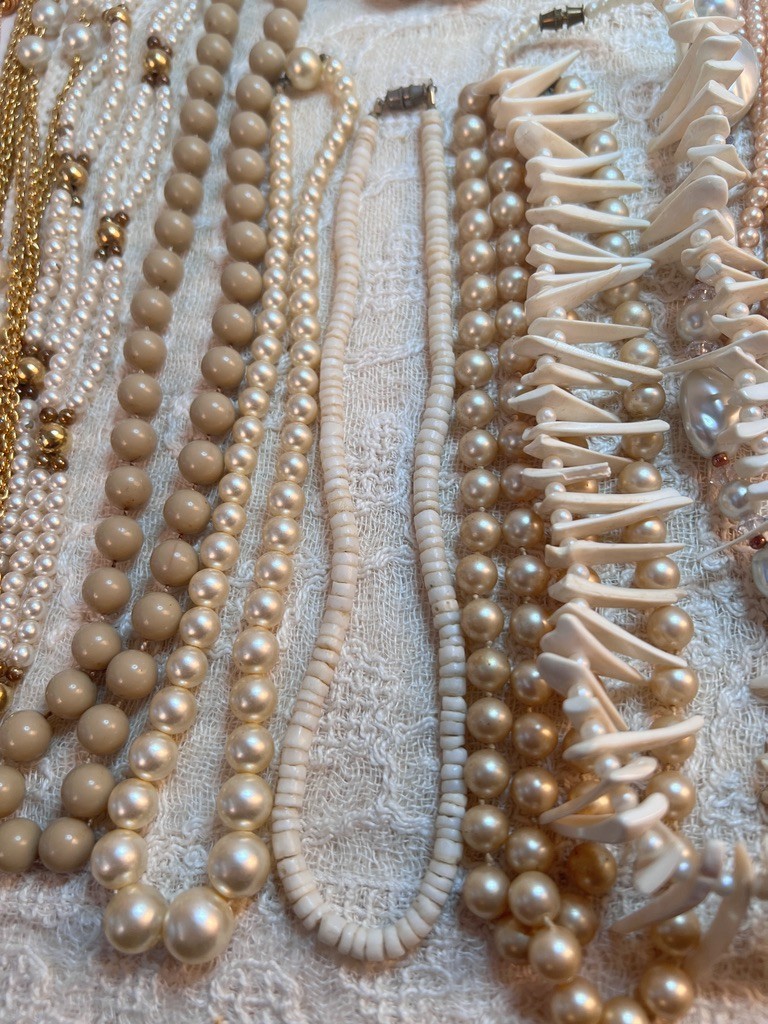 Vintage lot of White and off-white necklaces 20 pieces total gorgeous lot