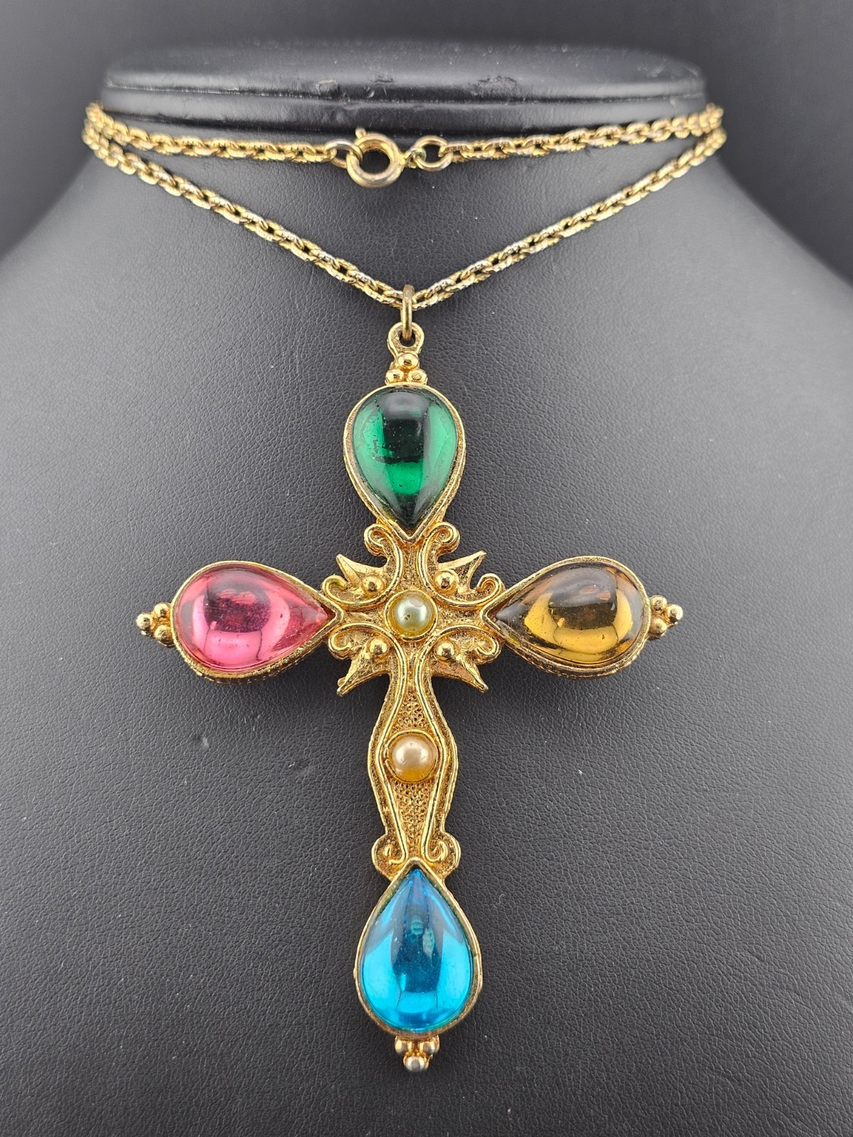 Vintage Signed Jem 1971 Jelly Belly ✝️Cross 3.5″ Pendant 24″ Necklace Gold Tone