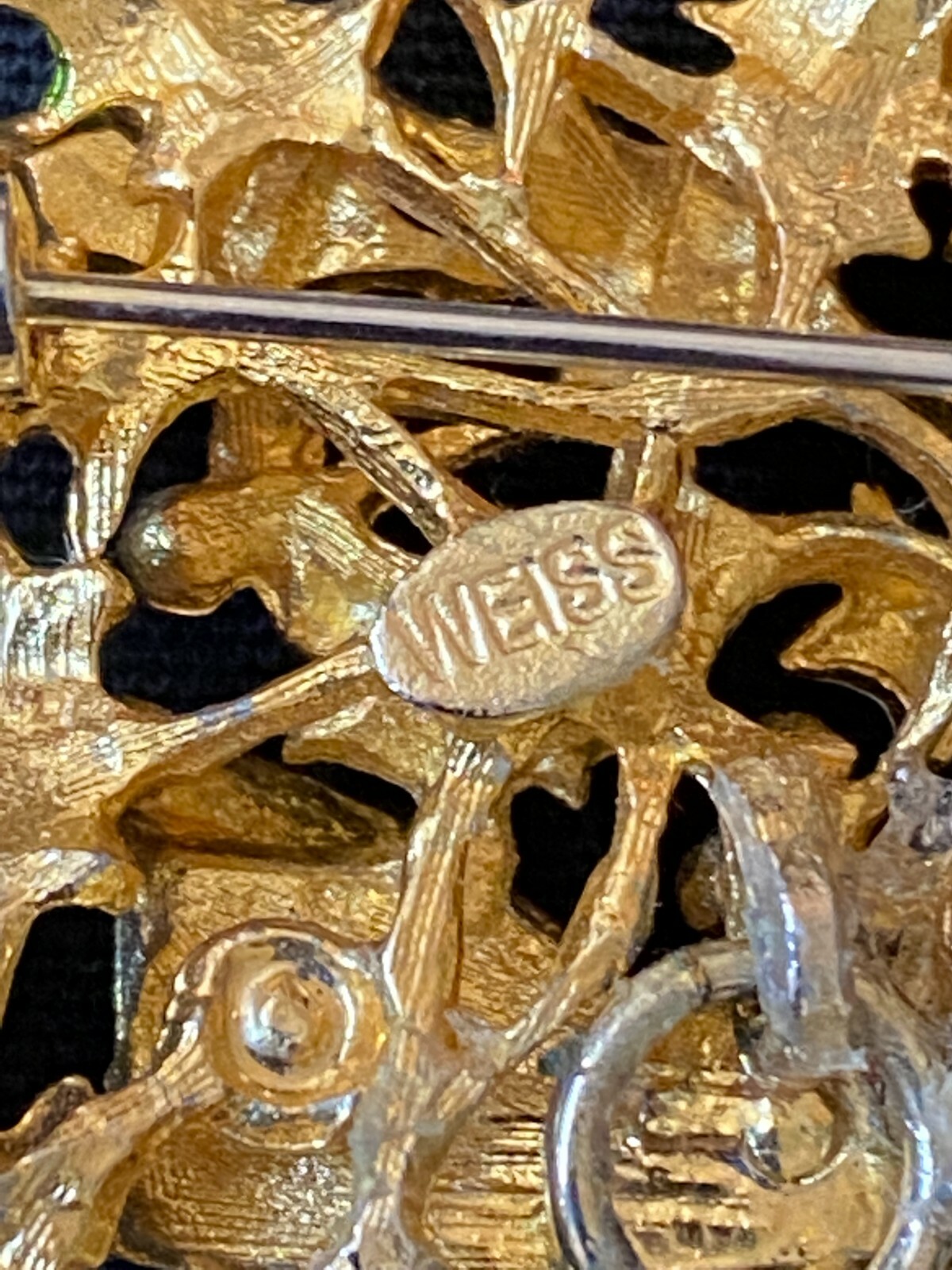 Vintage Weiss Christmas Enamel Holly Bow & Bells Pin – Damaged