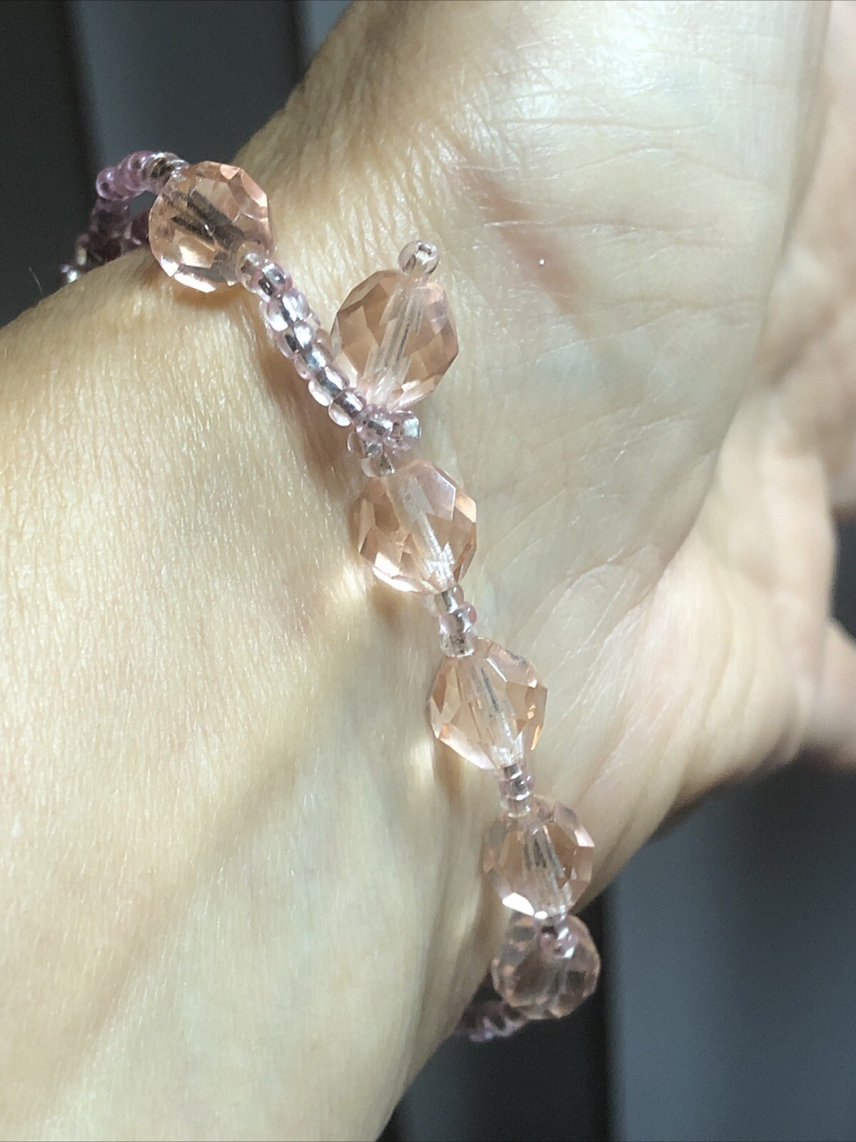 19. Vintage KAREN LANDON Faceted Glass Pink Seed Bead Dangle Bracelet 6 3/4″