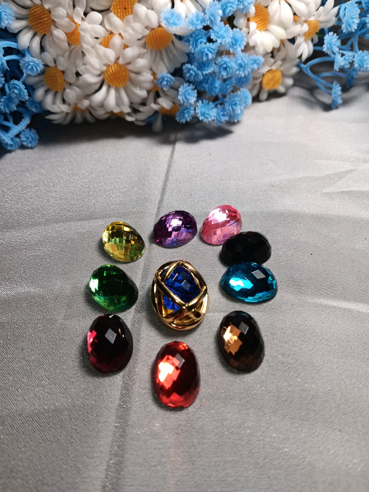 Signed JOAN RIVERS Goldtone Blue Faceted Stone Pendant With 10 Different…