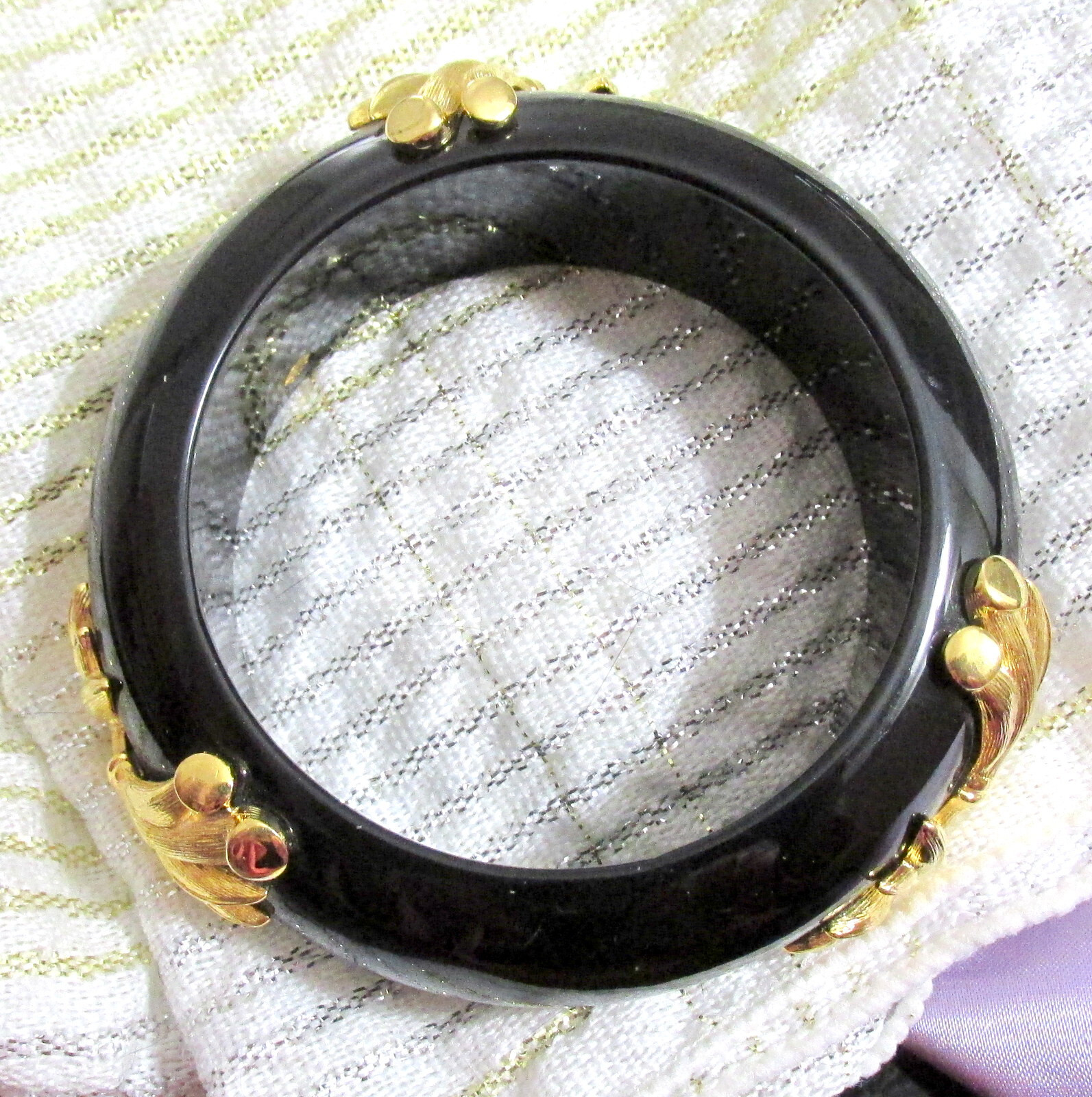 VTG RARE RUNWAY MONET BLACK LUCITE GILT BAMBOO LEAF SOLID WIDE BRACELET BANGLE