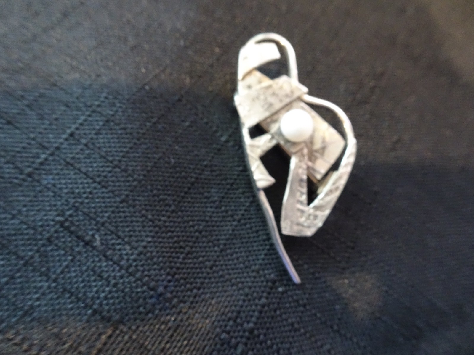 #621-VINTAGE STERLING SILVER VERY DIFFERENT PIN-925-
