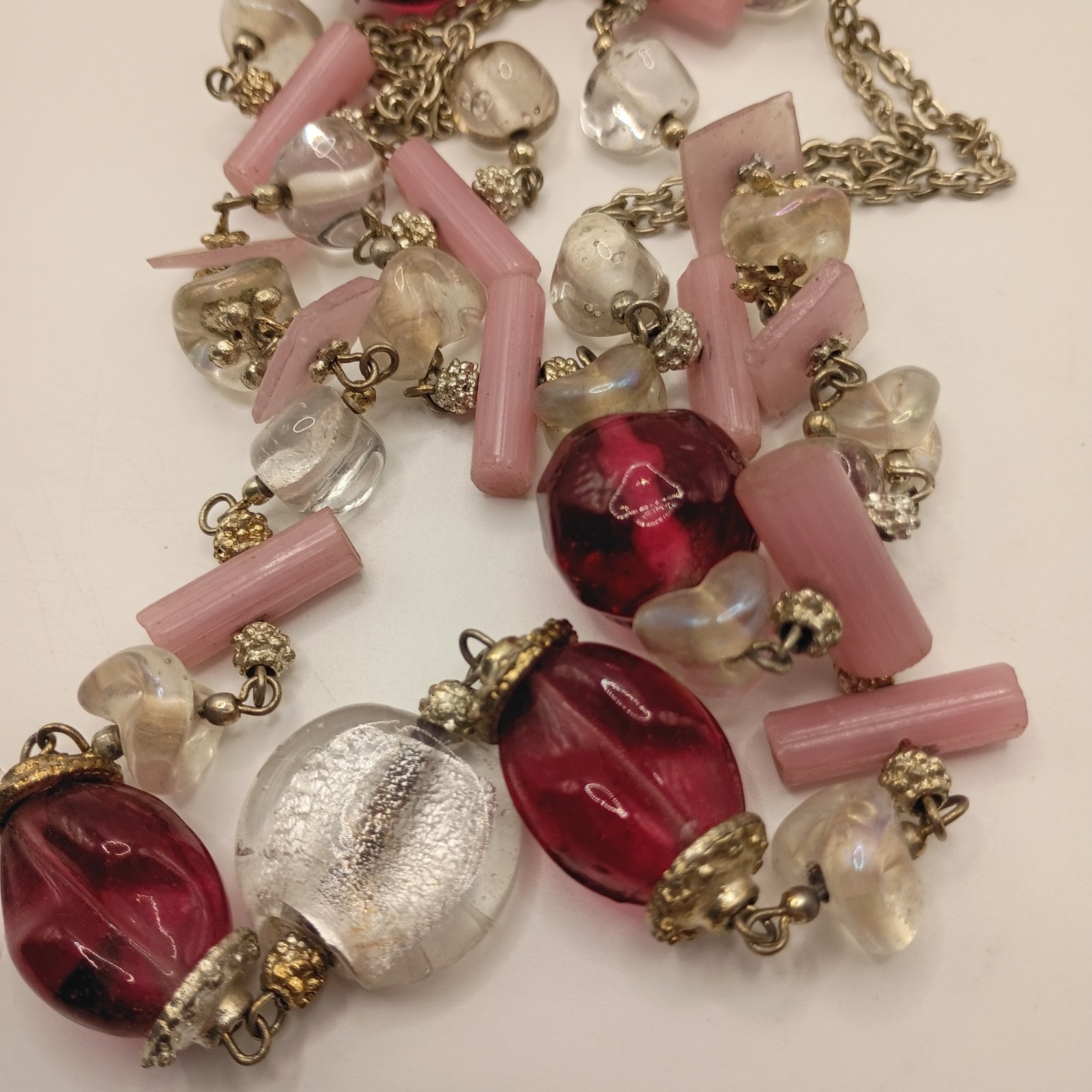 Vintage Art Glass Station Necklace Pink Red Iridescent 36″