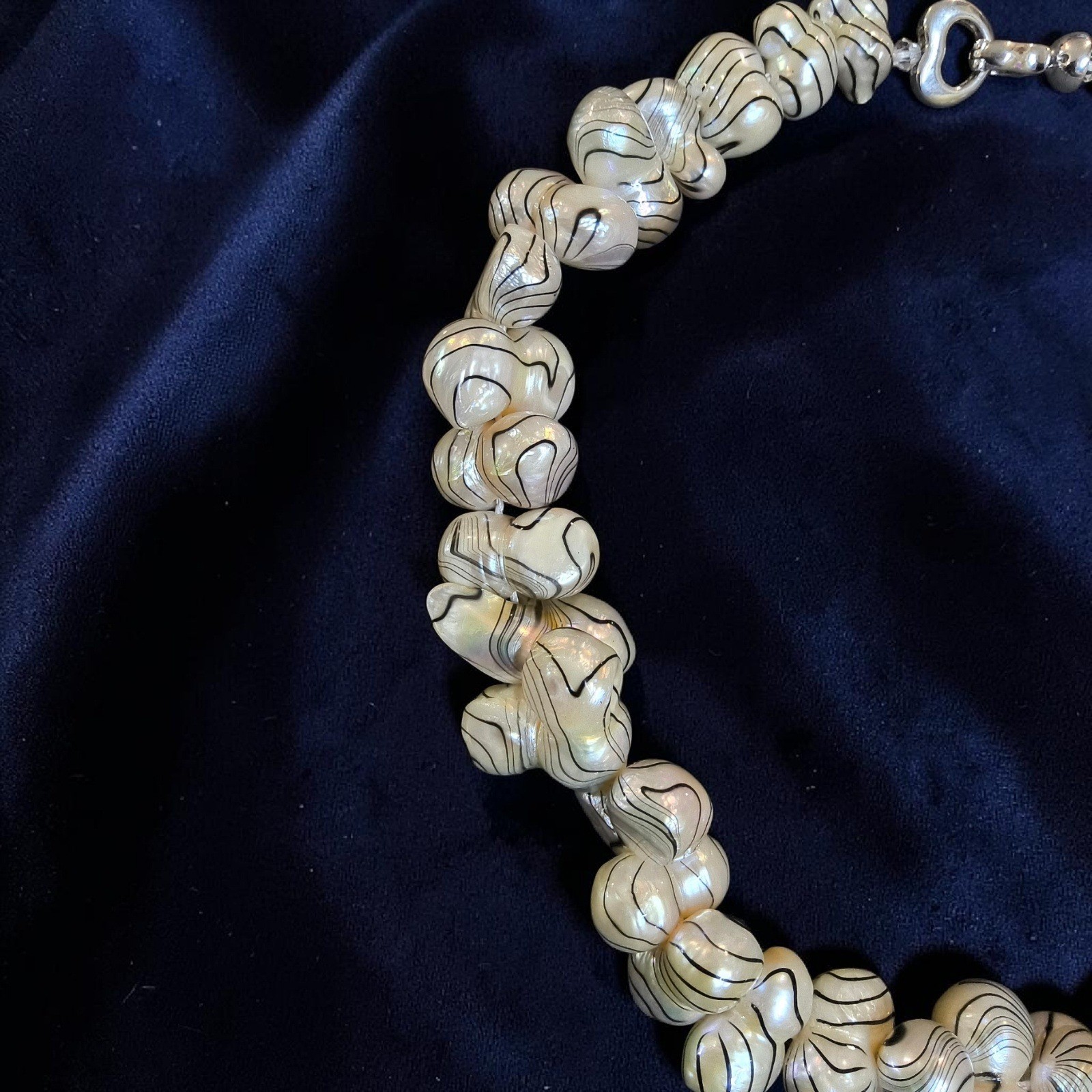 Vintage Art Glass Necklace White Iridescent Freeform Beads Black Swirl 16″ Heavy