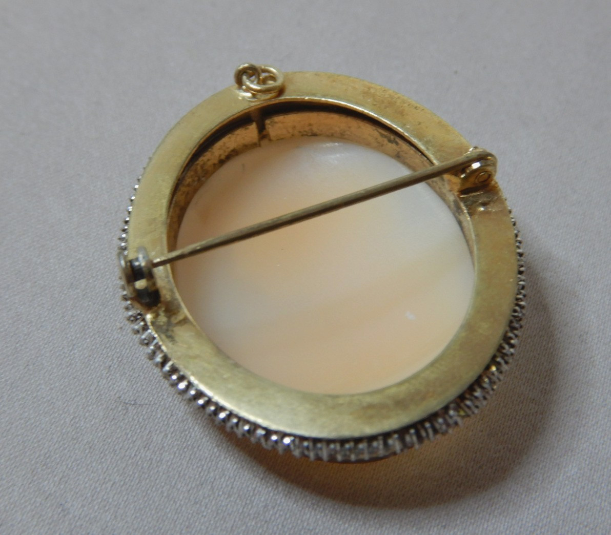 ANTIQUE TWO COLOUR GILDED GOLD CAMEO SET PENDANT BROOCH 39.3mm x 32.8mm 3982