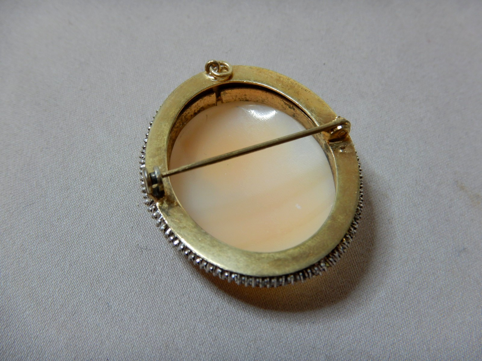 ANTIQUE TWO COLOUR GILDED GOLD CAMEO SET PENDANT BROOCH 39.3mm x 32.8mm 3982