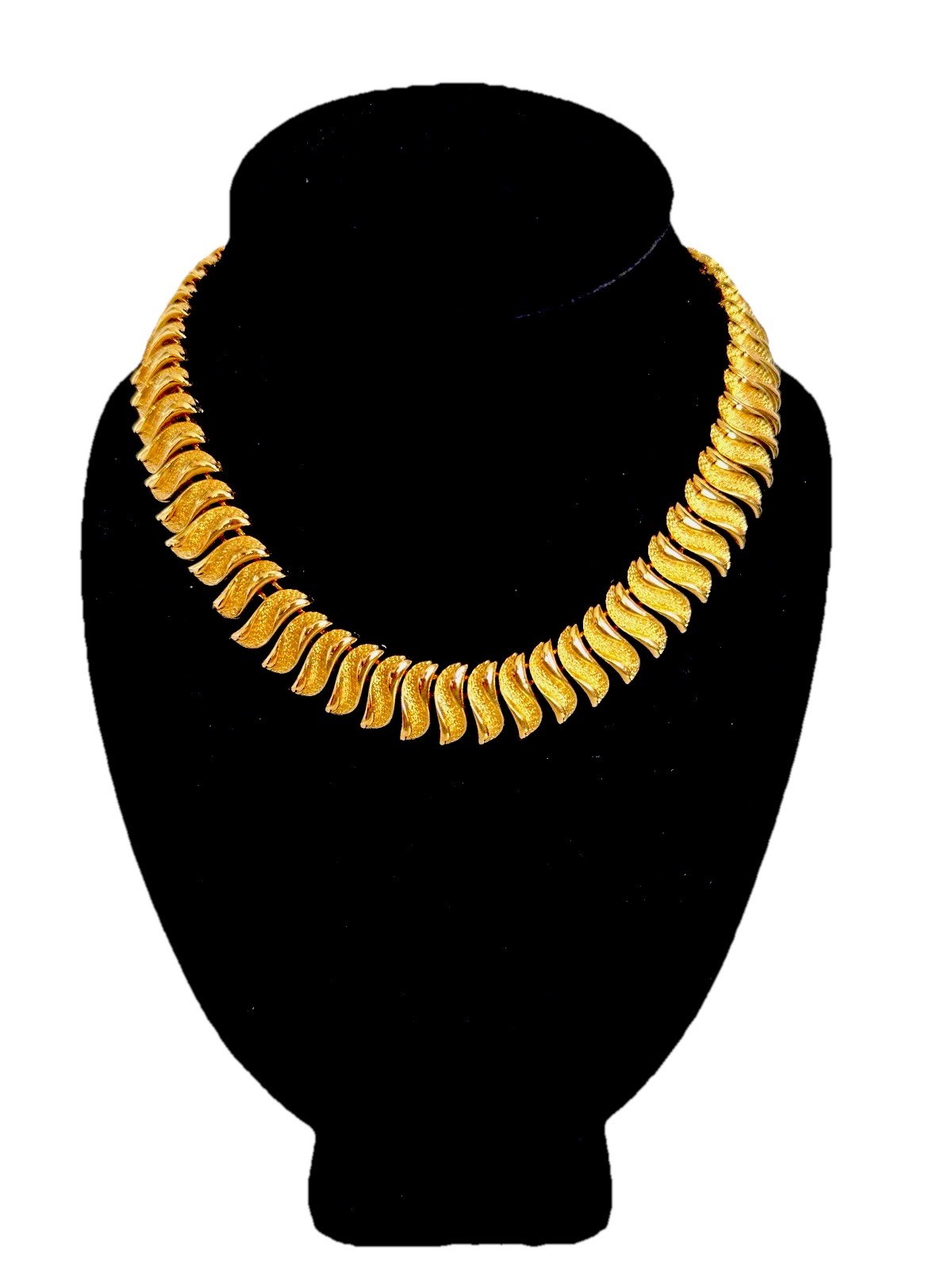 Vintage Coro Gold Tone Articulated Textured Links Choker Chain Necklace 14″