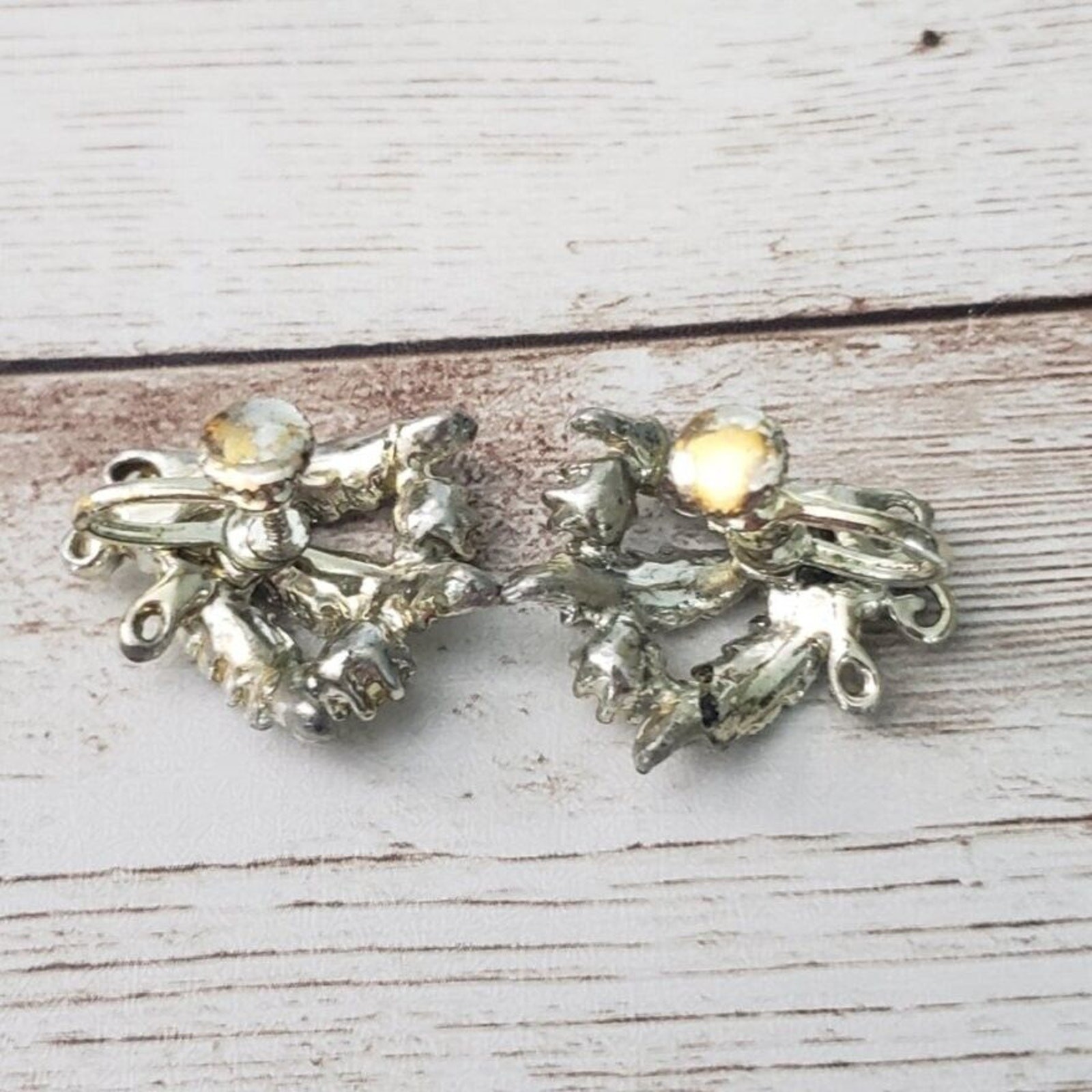 Vintage Screw On Earrings – Unusual Off White Leaves with Light Yellow Gems