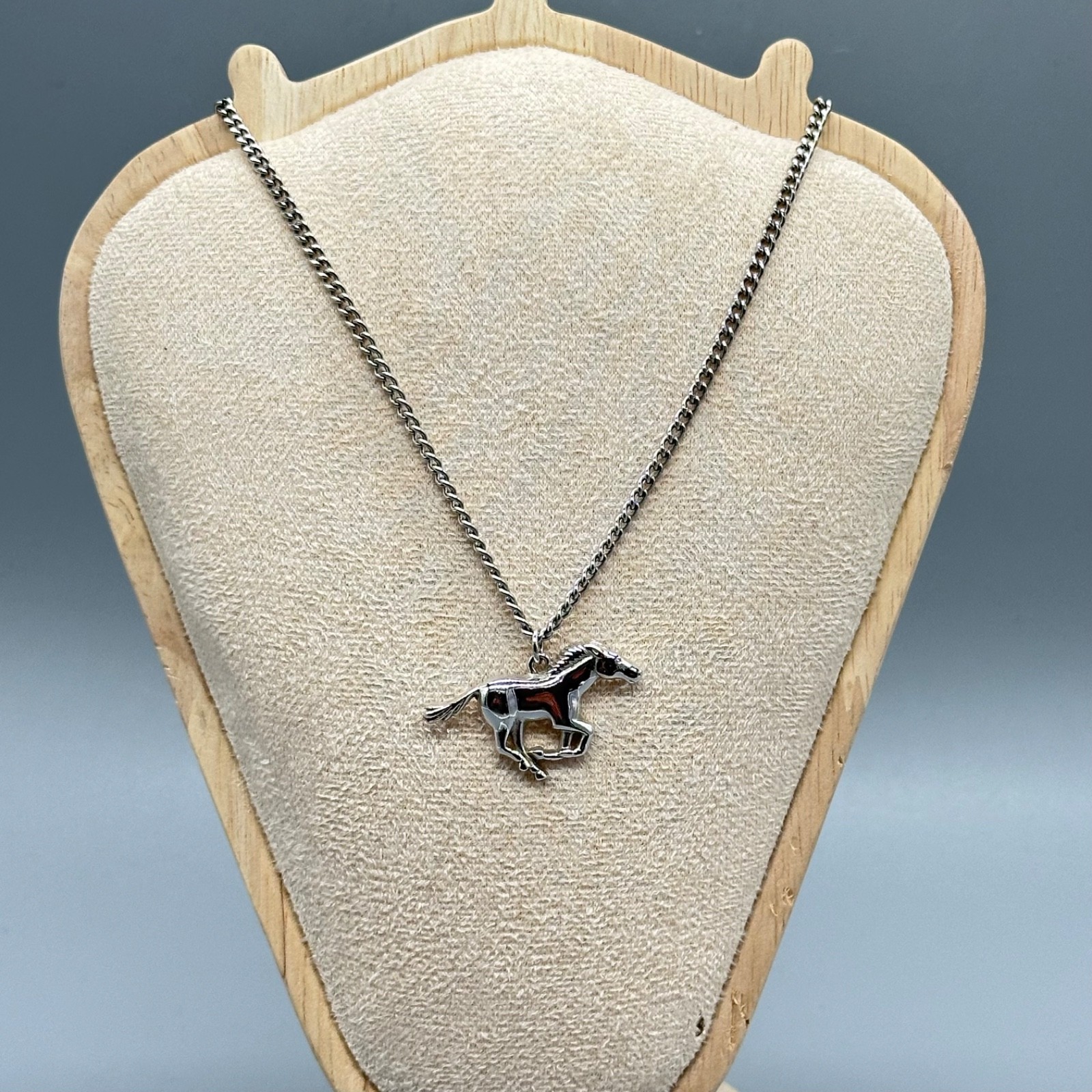 Vintage Silver Tone Horse Pendant Necklace 16″ Equestrian Western Rodeo