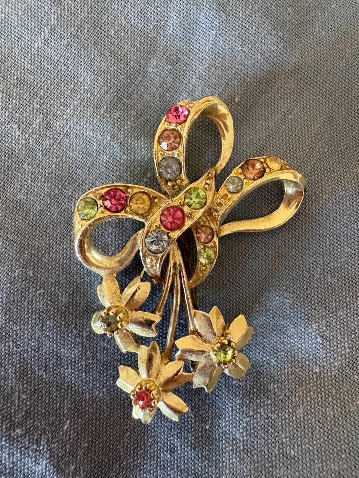 Vintage Silver 3 Flower Bouquet Ribbon Rhinestone Brooch Pin