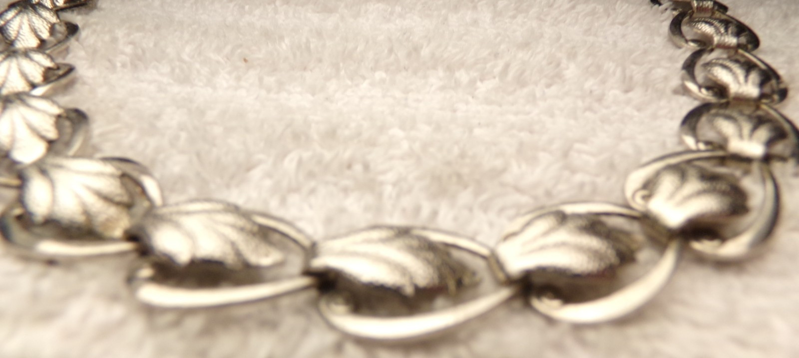 ANTIQUE 1900s VICTORIAN STERLING SILVER STIPPLED EUROPEAN CHOKER NECKLACE 16″