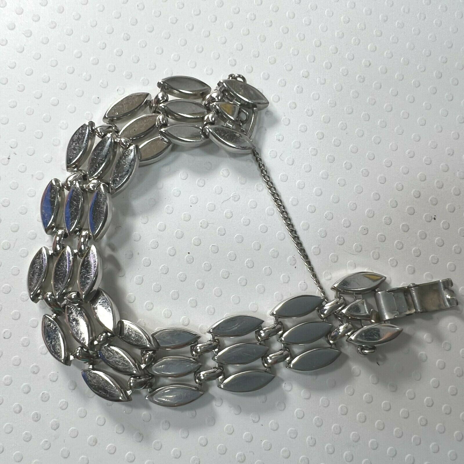 Vintage MONET 5/8″ x 7 1/4″ SILVER TONE heavy bracelet with safety chain