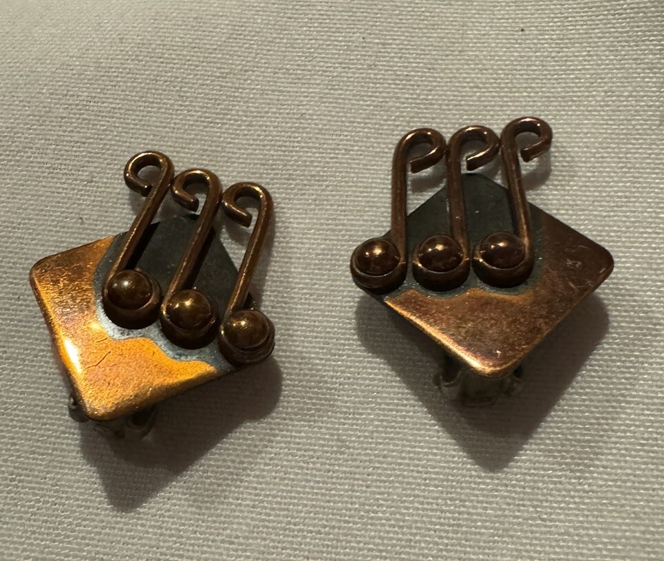 Vintage RENOIR Copper Modernist Clip on Earrings Musical Notes sheet music