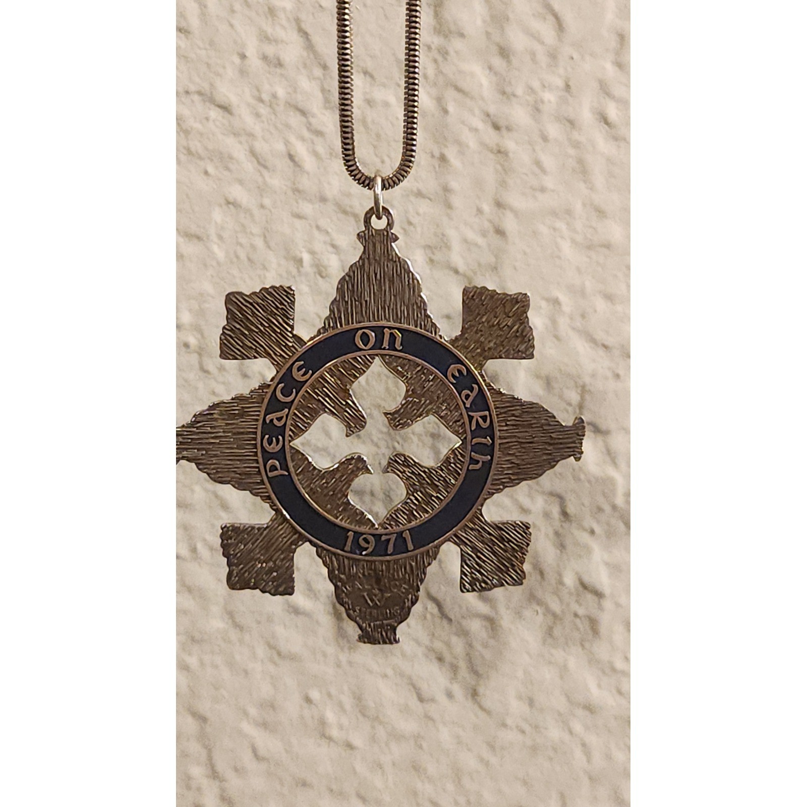 Vintage 1971 Wallace Sterling Silver Peace on Earth Dove Pendant Necklace 925