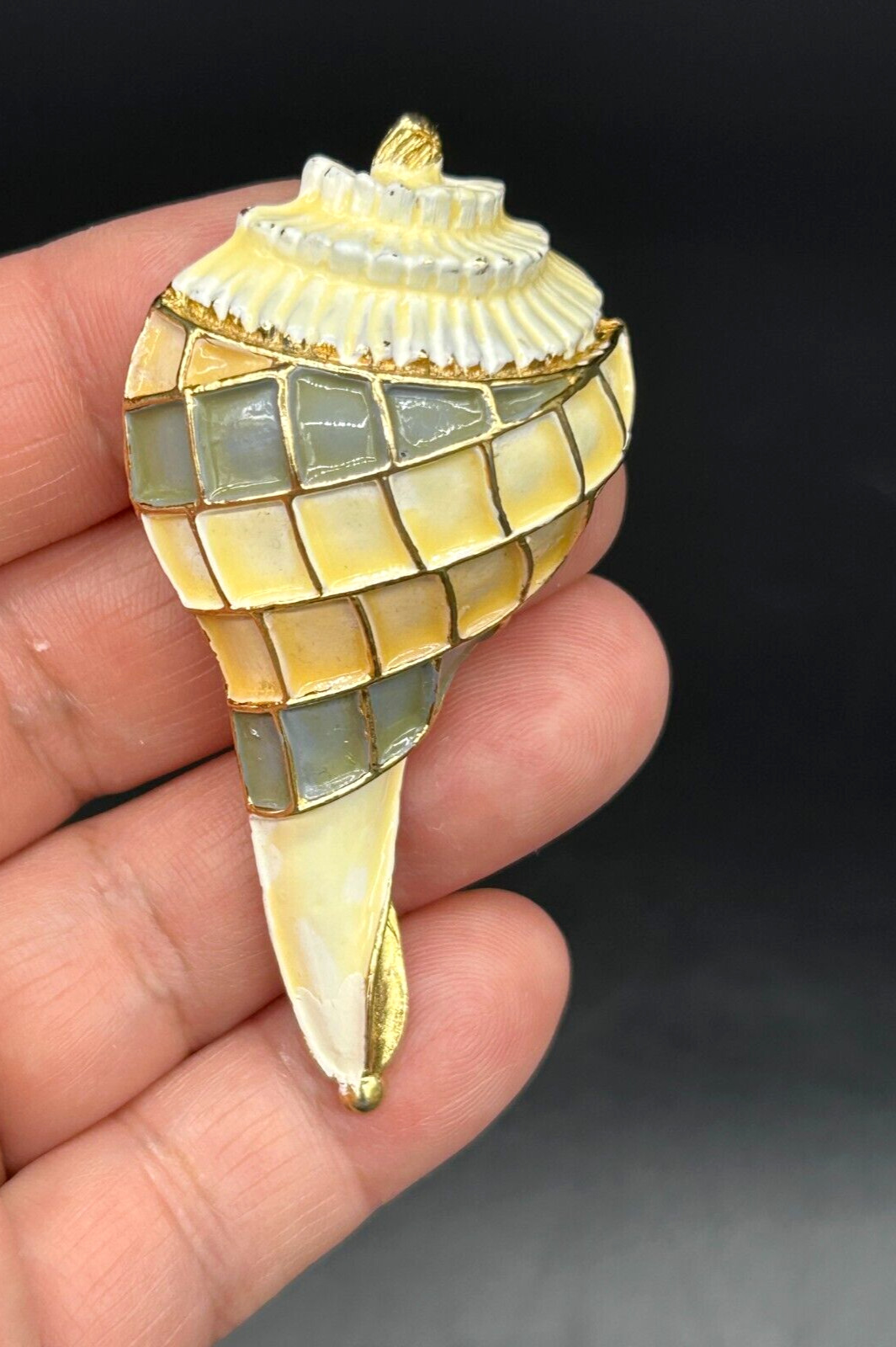 Vintage Enameled Textured Whelk Conch Sea Shell Geometric Figural Brooch Pin