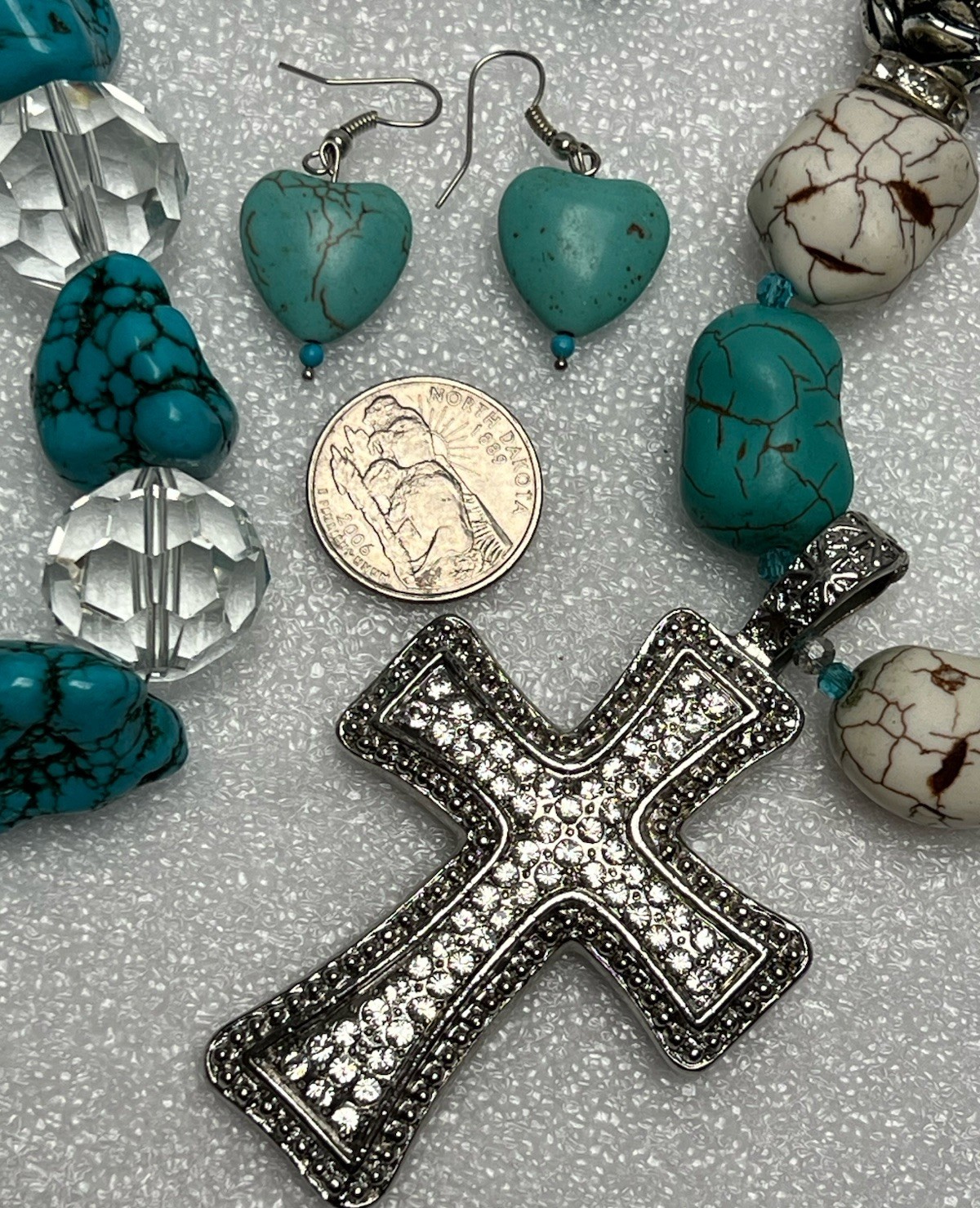 Lot Of 5 Vintage Necklaces Earrings Turquoise Howlite & Red Blue Bead