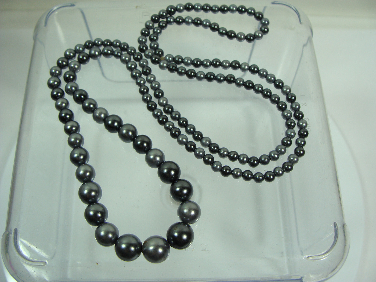 Vtg 2 Tone Gray Faux Pearls Hand Knot Tied Graduating String 27″ Long Necklace