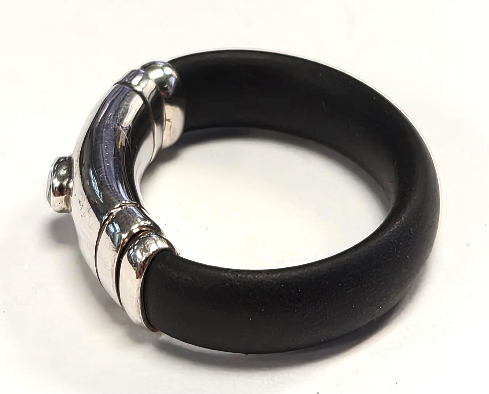 Signed YANVAN 925 Sterling Silver & White Topaz Band Design Rubber Ring Size 7