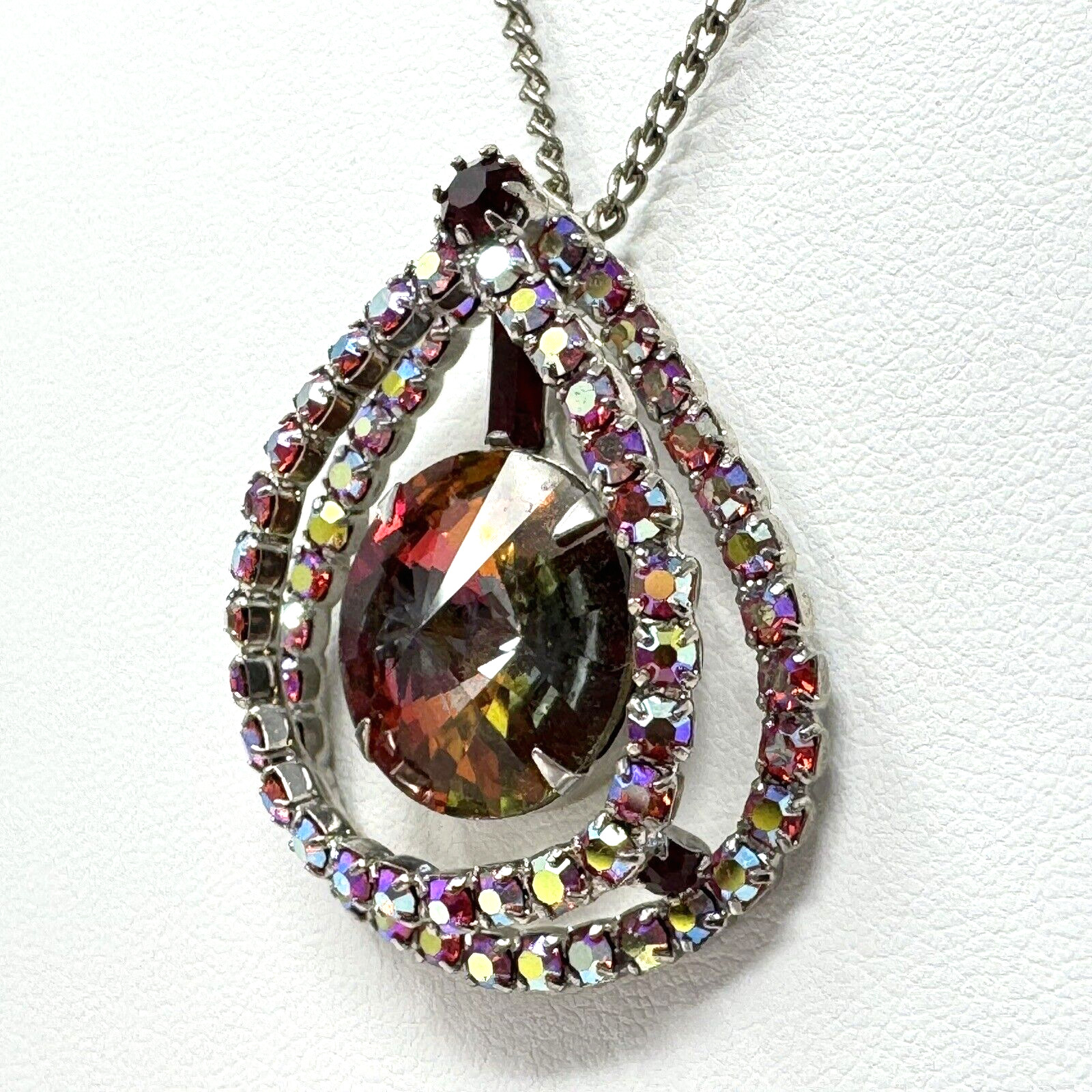 Vtg 19″ TEARDROP Pendant NECKLACE – RIVOLI Crystal – Red & AB Rhinestone