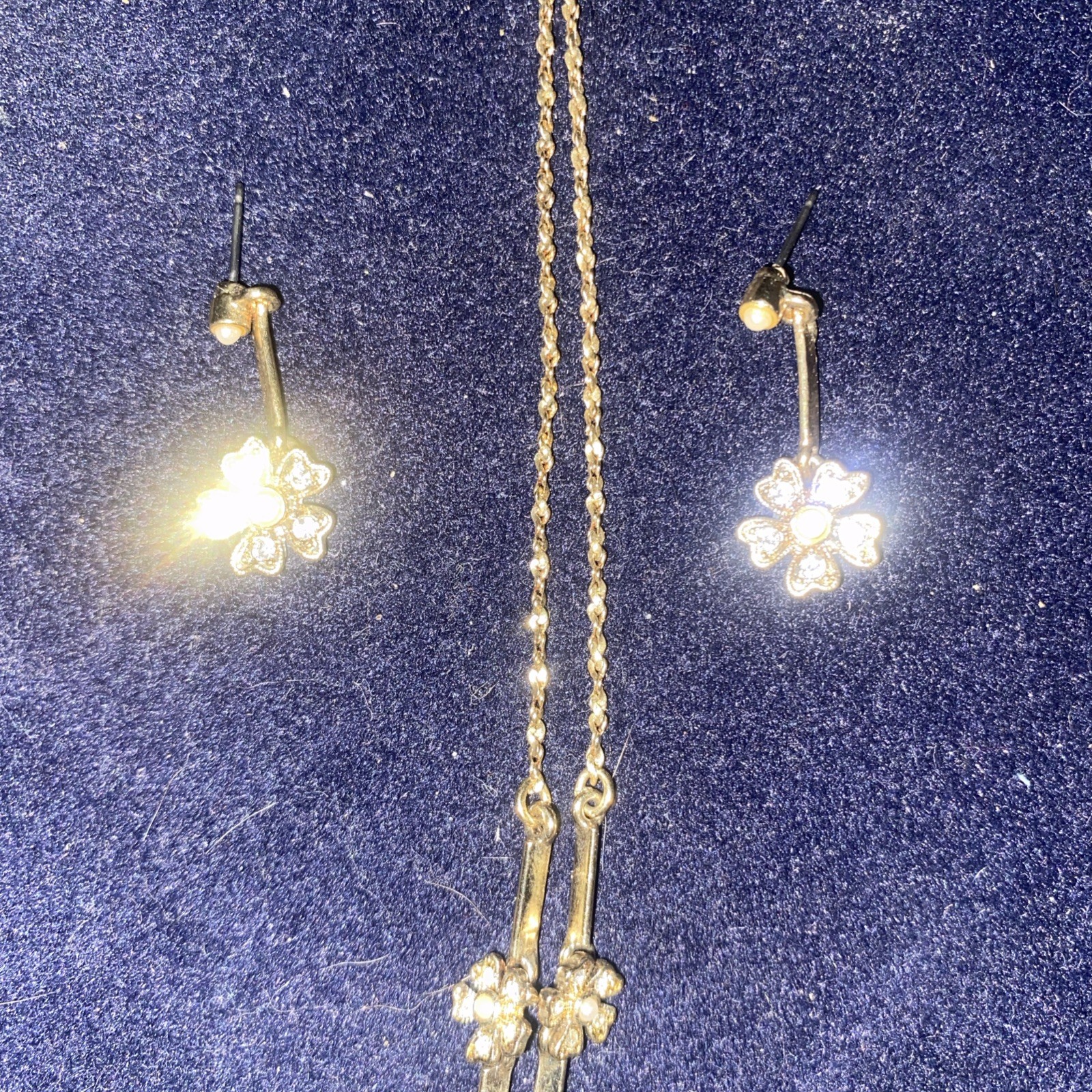 Vintage NR Necklace And Earring Set With Lobster Claw Clasp