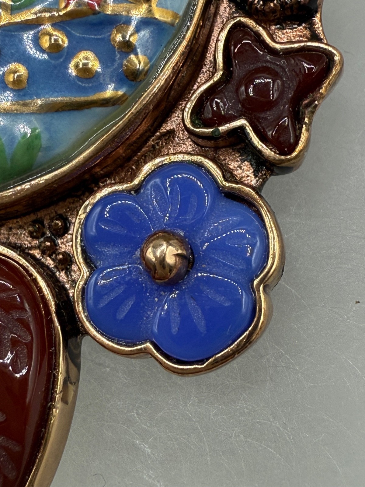 AMY KAHN RUSSEL SIGNED BRONZE ENAMEL STONE STATEMENT PENDANT BROOCH ROSE GOLD