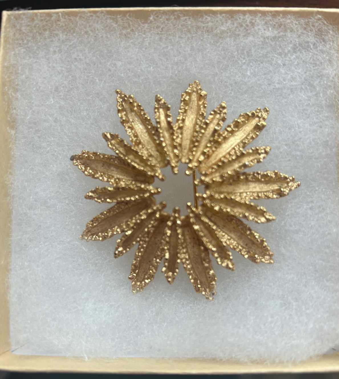 Vintage Signed Avon Gold Tone Starburst 3 D Brooch Pin w/ box Costume Jewelry