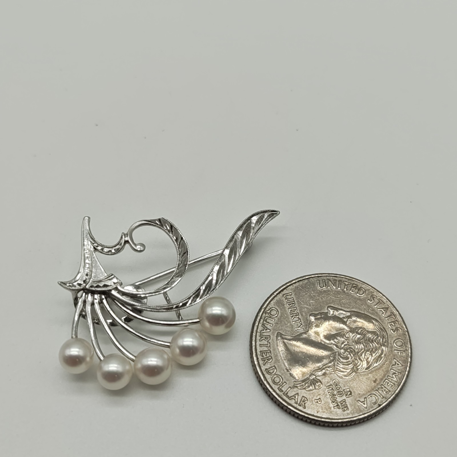 Vintage Mikimoto 5 Akoya Pearl Sterling Silver 925 Floral Design Small Brooch