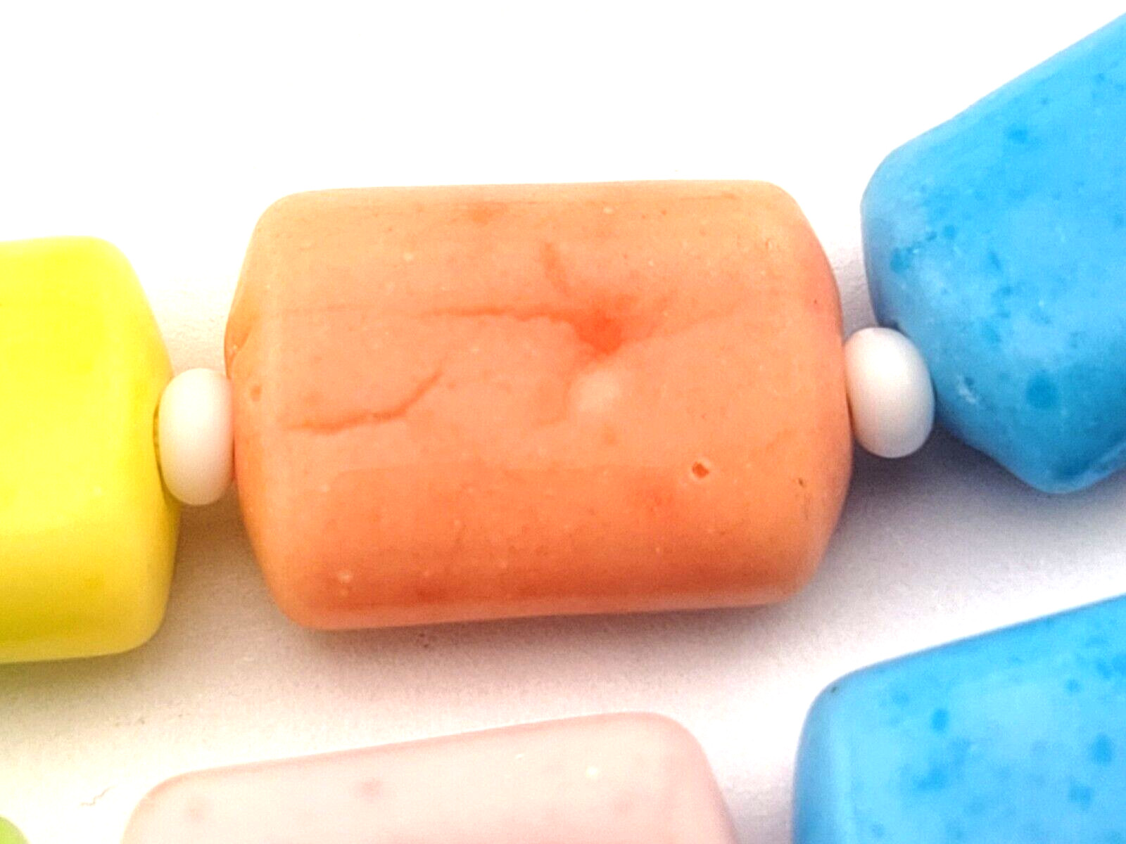 😍Eye Candy Vintage 36″ Pastel Pink Blue Yellow Molded Art Glass Bead Necklace