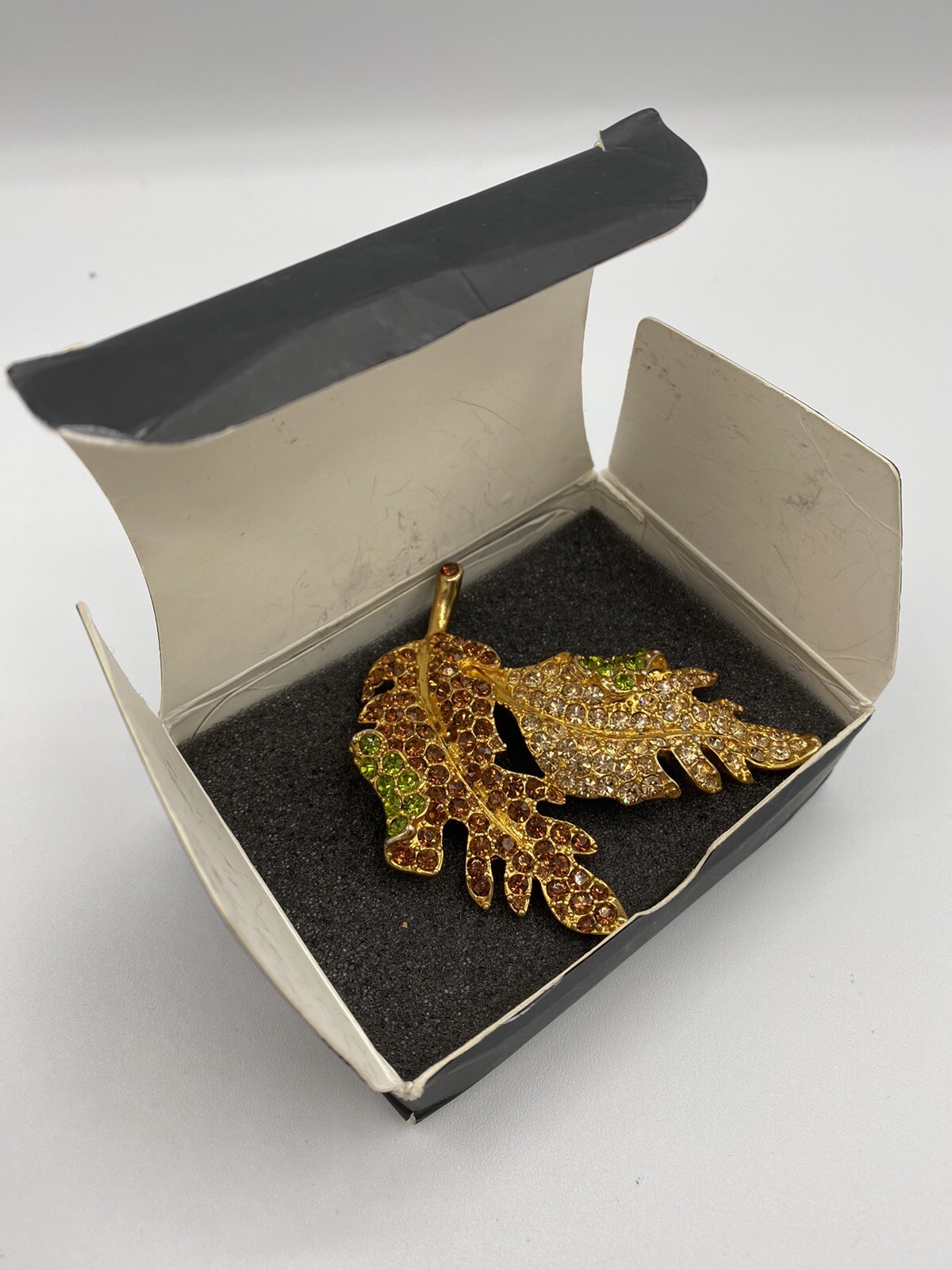 Brooch Kenneth J Lane KJL Signed Leaf Leaves Rhinestones Gold Tone With Box NICE