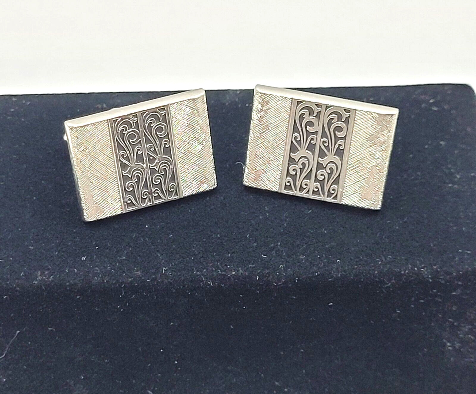 SWANK Vintage 1970 to 80s Silver Tone Textured Finish Filigree Center Cufflinks