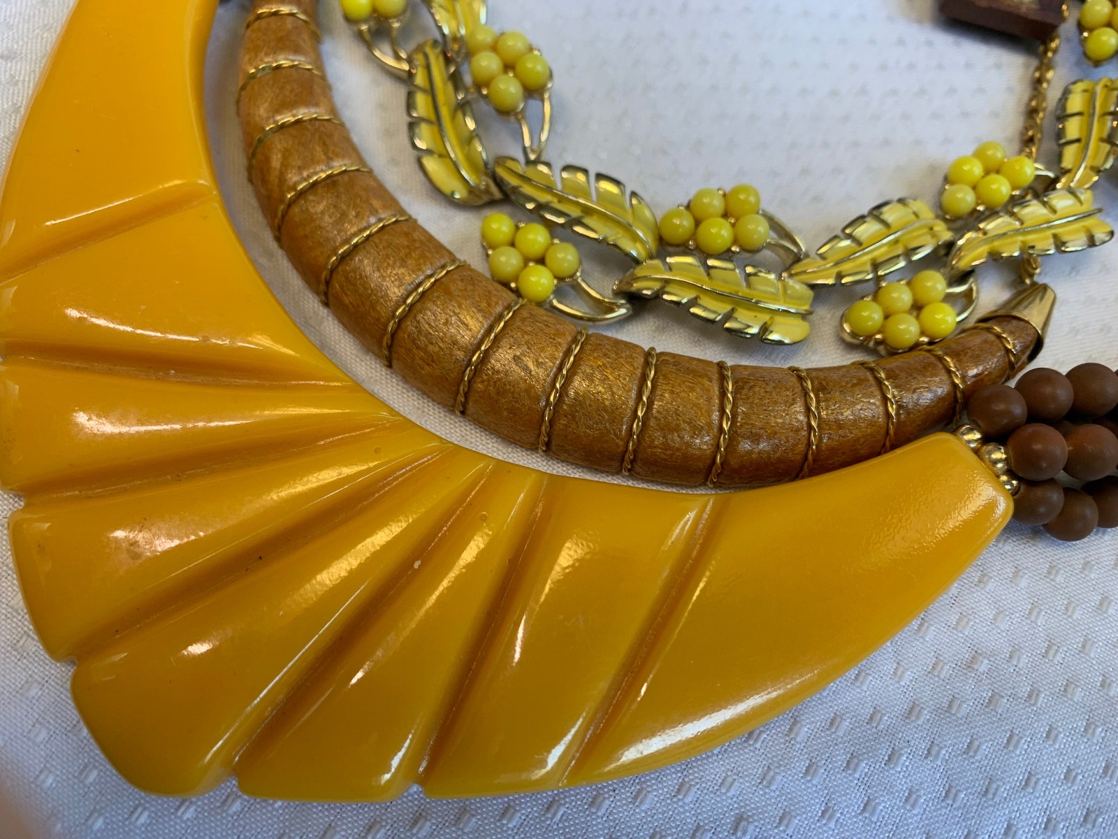 Vtg Costume Jewelry Lot Mid Century Modern Natural Earthtones Wood Faux Coral