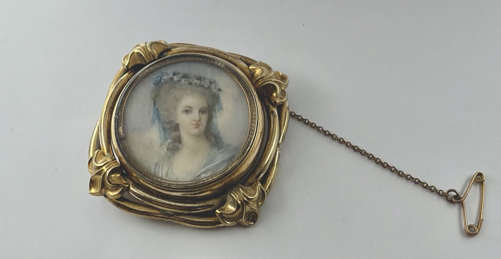 Victorian Hand Painted Georgian Lady Porcelain Portrait Frame Locket Brooch